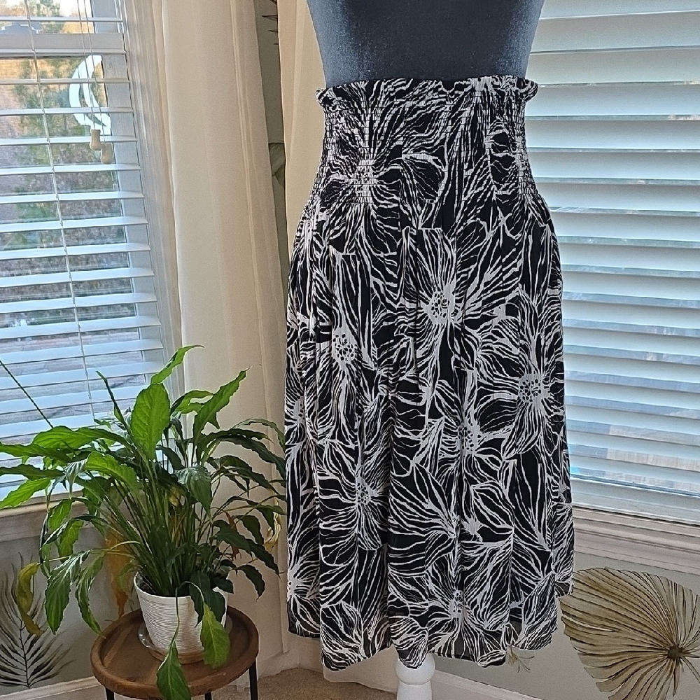 Elegant Black and White Floral Skirt
